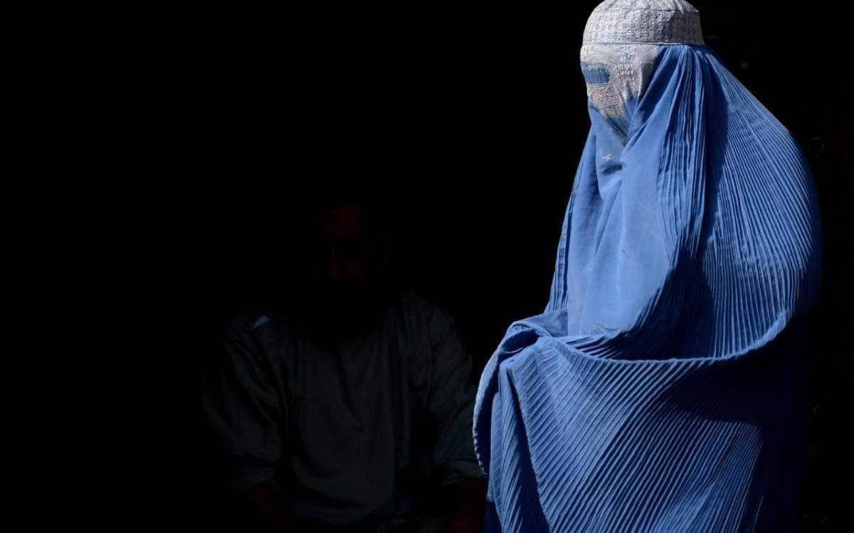 خشونت خانگی: زنان هرات شاید از کرونا جان به‌در ببرند، ولی از قرنطینه نه